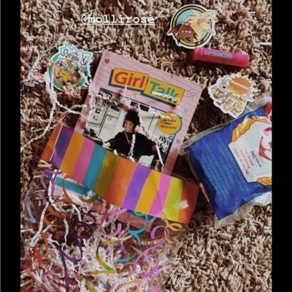 90s/Y2k Girl Nostalgic Mystery Box - Picture 3 of 7